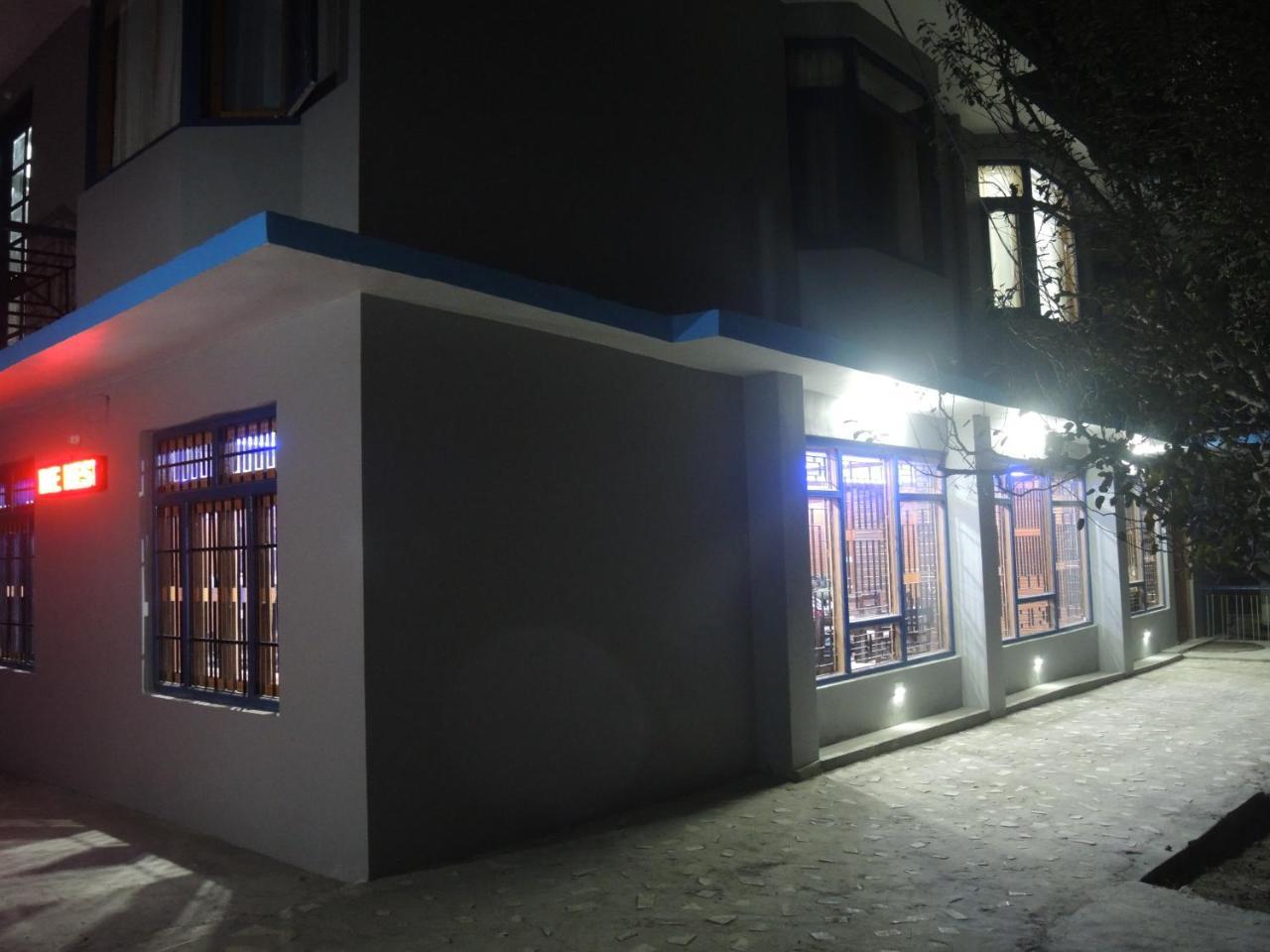 The Alpine Nest Hotel Кальпа Экстерьер фото